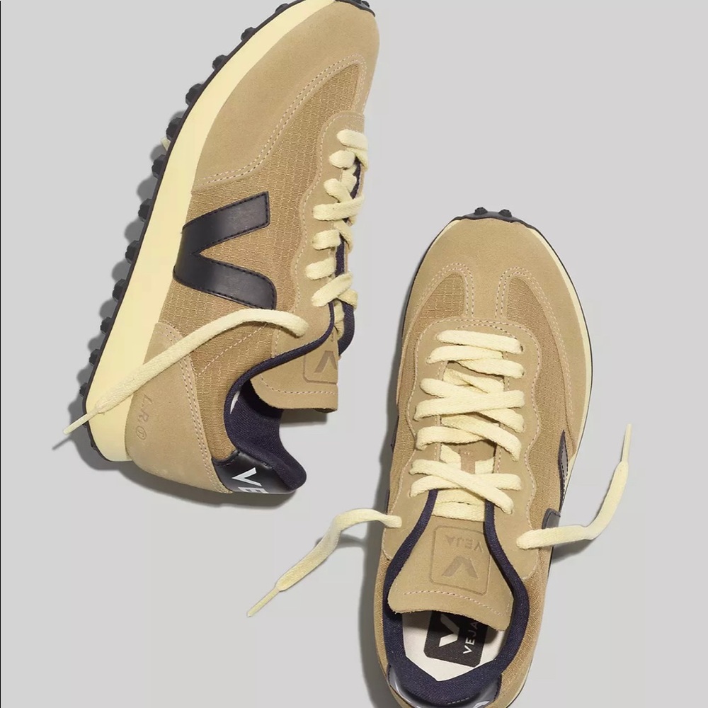 Brand new size 40 Veja Rio Branco